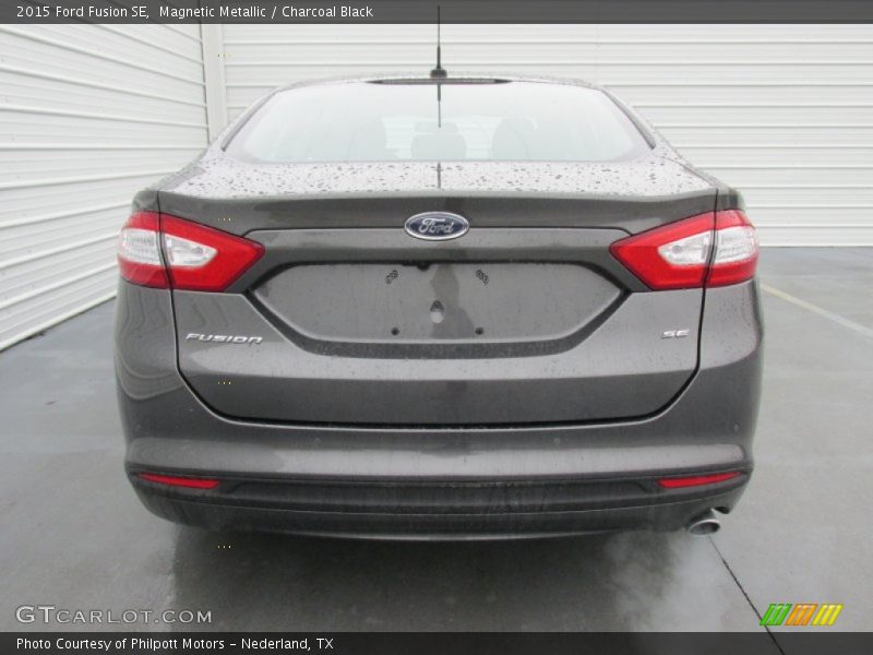 Magnetic Metallic / Charcoal Black 2015 Ford Fusion SE