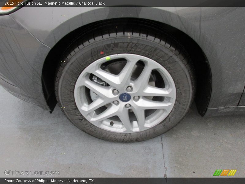 Magnetic Metallic / Charcoal Black 2015 Ford Fusion SE