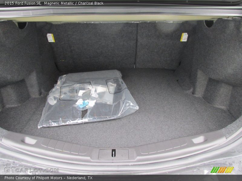 Magnetic Metallic / Charcoal Black 2015 Ford Fusion SE