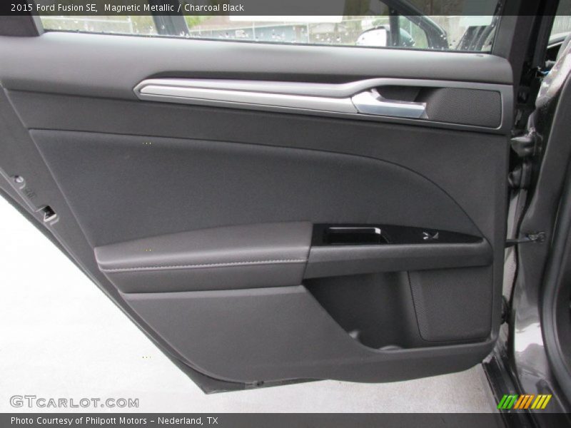 Magnetic Metallic / Charcoal Black 2015 Ford Fusion SE