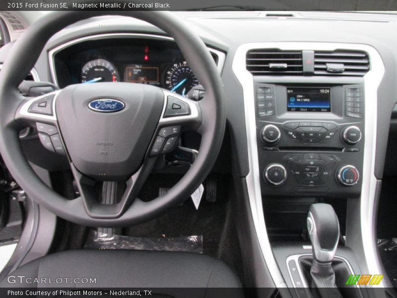 Magnetic Metallic / Charcoal Black 2015 Ford Fusion SE