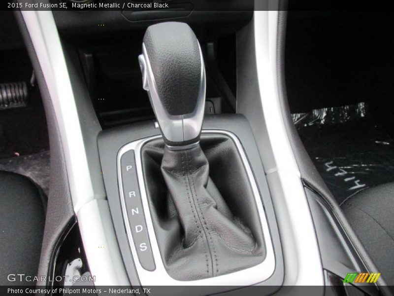 Magnetic Metallic / Charcoal Black 2015 Ford Fusion SE