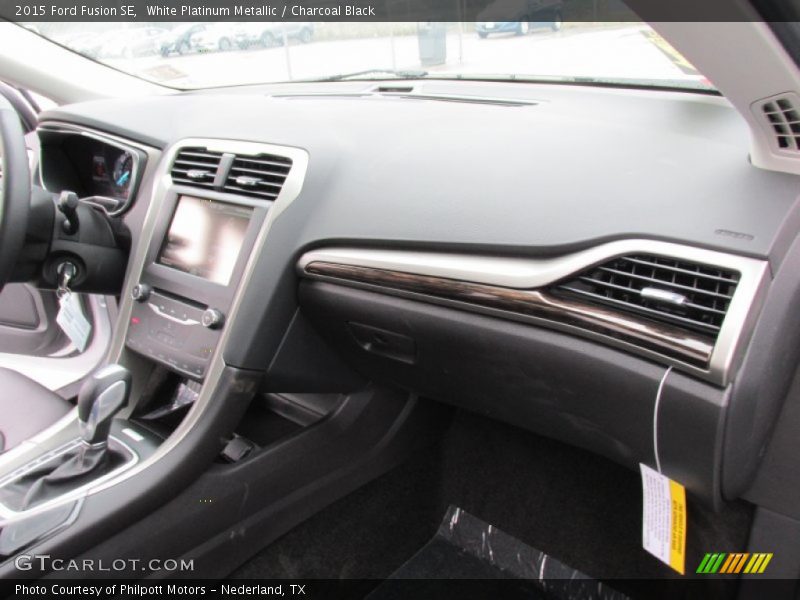 White Platinum Metallic / Charcoal Black 2015 Ford Fusion SE