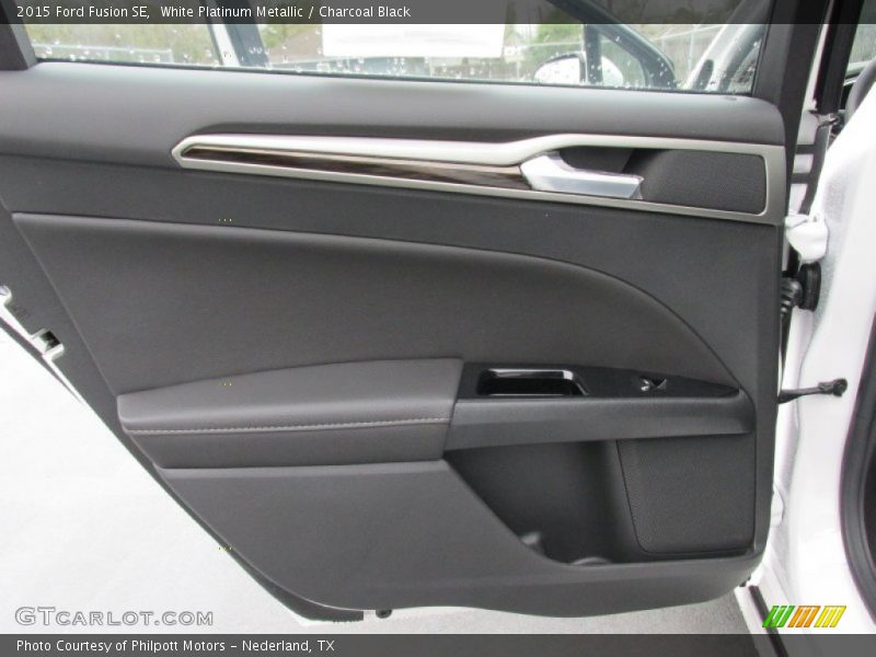 White Platinum Metallic / Charcoal Black 2015 Ford Fusion SE