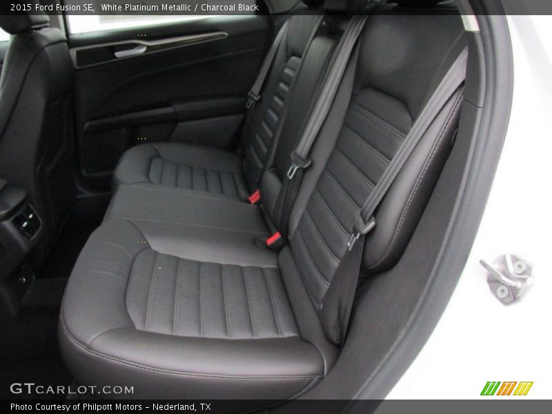 White Platinum Metallic / Charcoal Black 2015 Ford Fusion SE