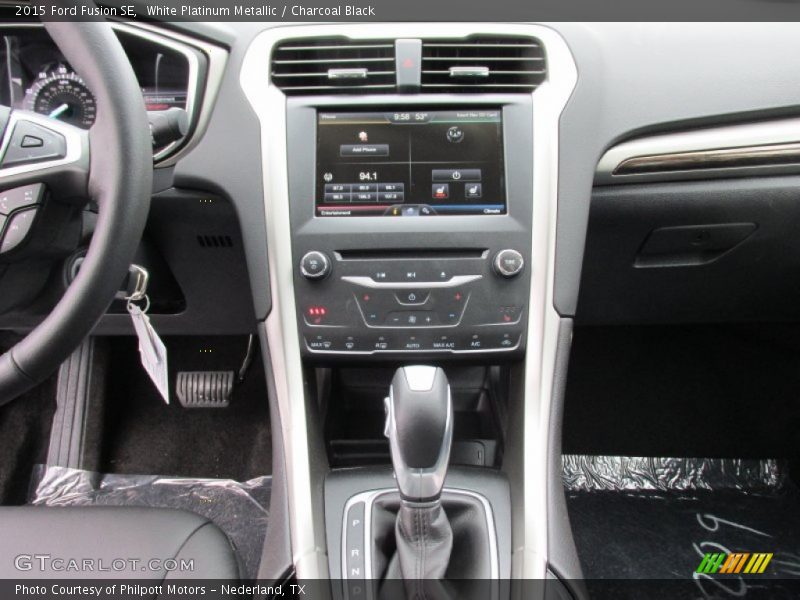 White Platinum Metallic / Charcoal Black 2015 Ford Fusion SE