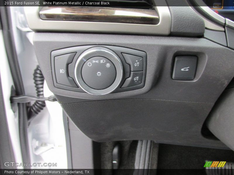 White Platinum Metallic / Charcoal Black 2015 Ford Fusion SE