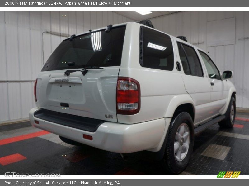 Aspen White Pearl Glow / Parchment 2000 Nissan Pathfinder LE 4x4