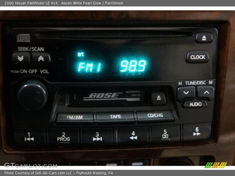 Aspen White Pearl Glow / Parchment 2000 Nissan Pathfinder LE 4x4