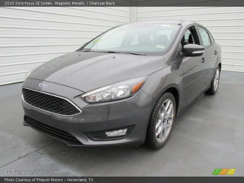 Magnetic Metallic / Charcoal Black 2015 Ford Focus SE Sedan