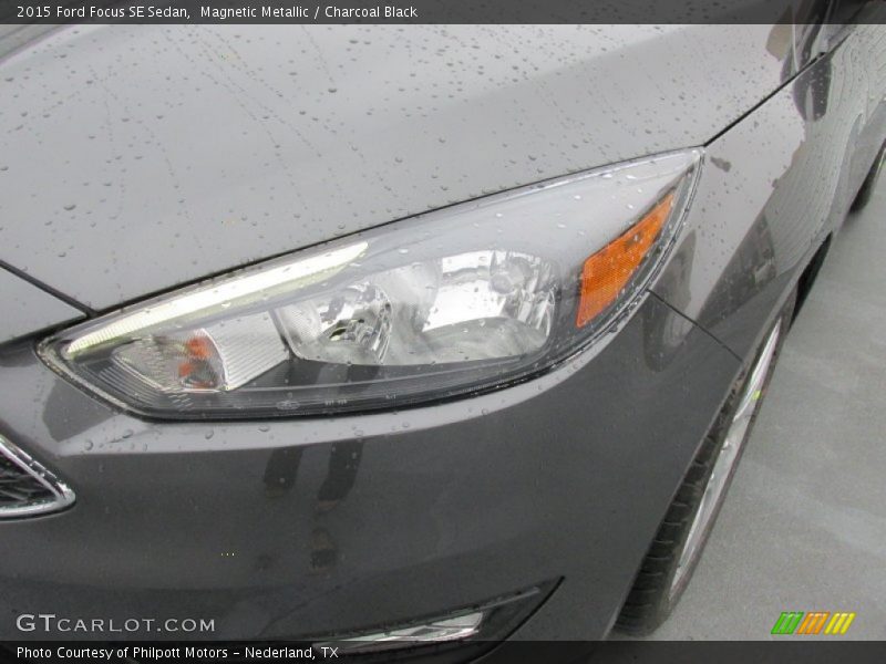 Magnetic Metallic / Charcoal Black 2015 Ford Focus SE Sedan