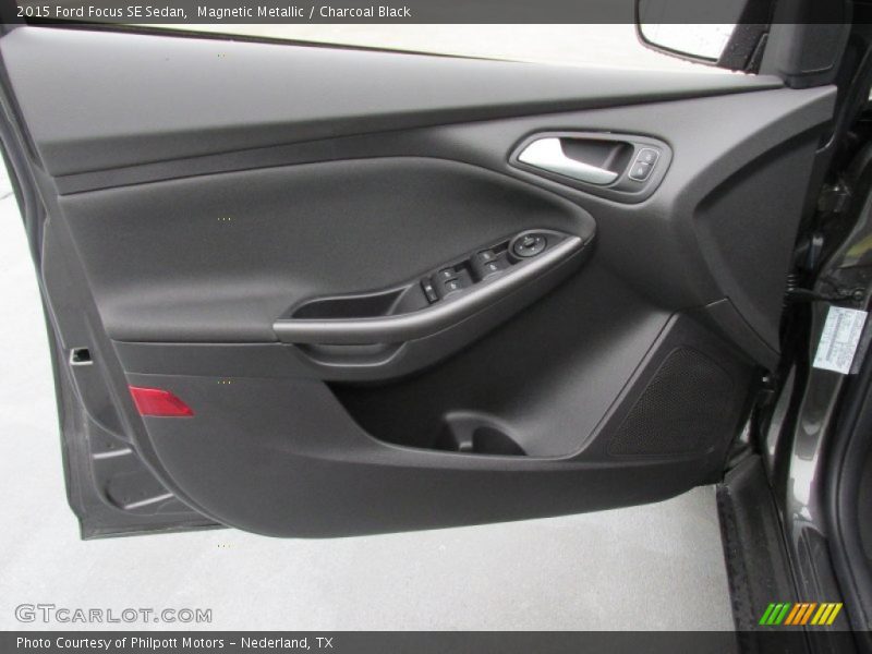 Door Panel of 2015 Focus SE Sedan
