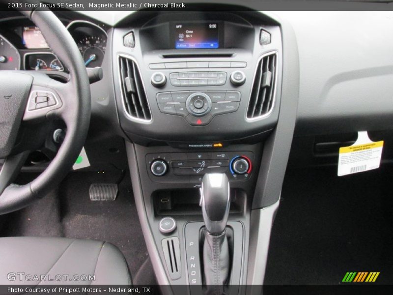 Controls of 2015 Focus SE Sedan
