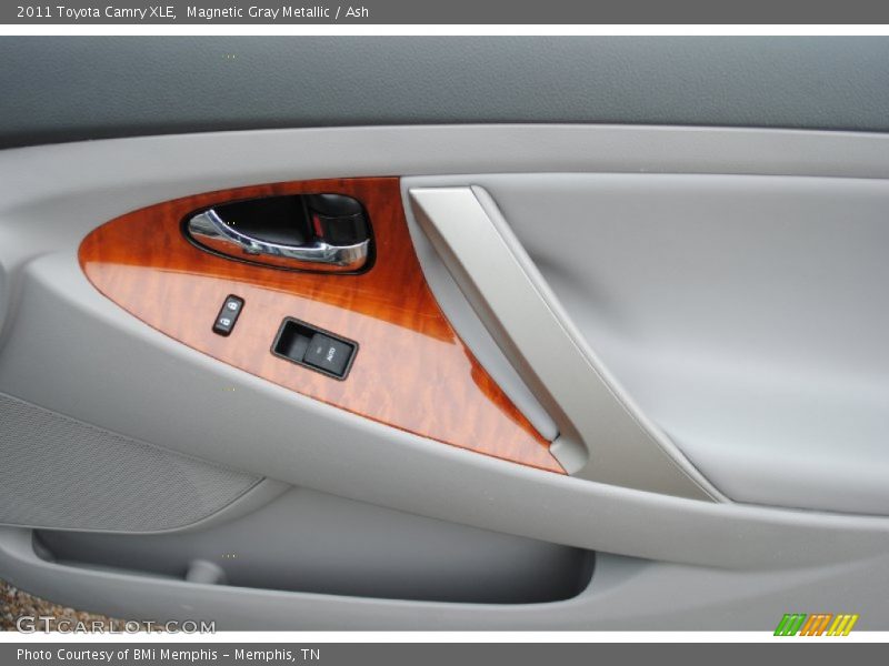 Magnetic Gray Metallic / Ash 2011 Toyota Camry XLE