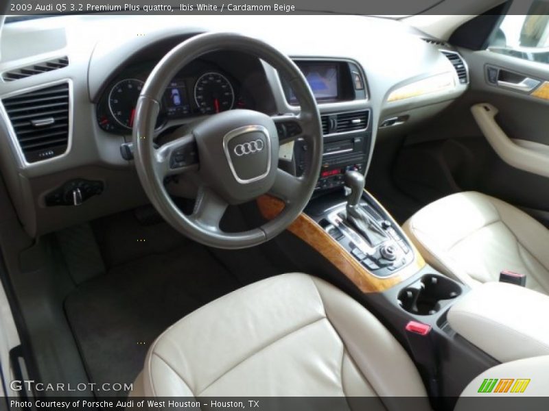  2009 Q5 3.2 Premium Plus quattro Cardamom Beige Interior