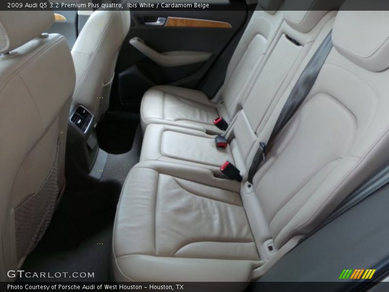 Rear Seat of 2009 Q5 3.2 Premium Plus quattro