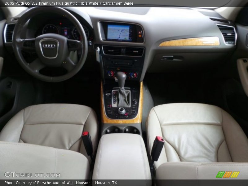 Dashboard of 2009 Q5 3.2 Premium Plus quattro