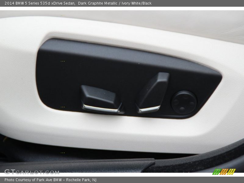 Dark Graphite Metallic / Ivory White/Black 2014 BMW 5 Series 535d xDrive Sedan