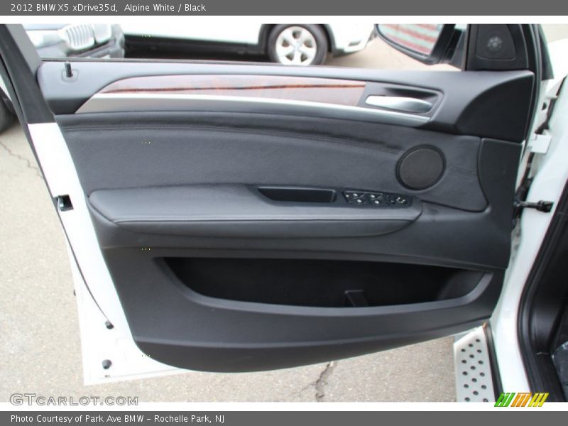 Alpine White / Black 2012 BMW X5 xDrive35d