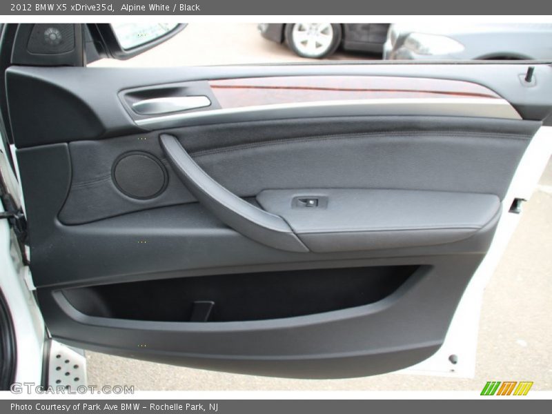 Alpine White / Black 2012 BMW X5 xDrive35d