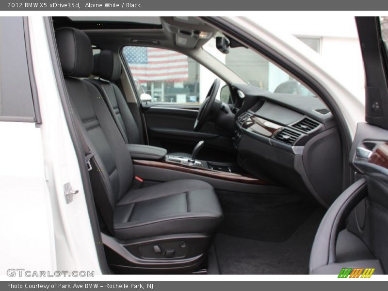 Alpine White / Black 2012 BMW X5 xDrive35d