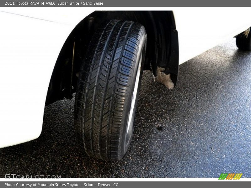 Super White / Sand Beige 2011 Toyota RAV4 I4 4WD