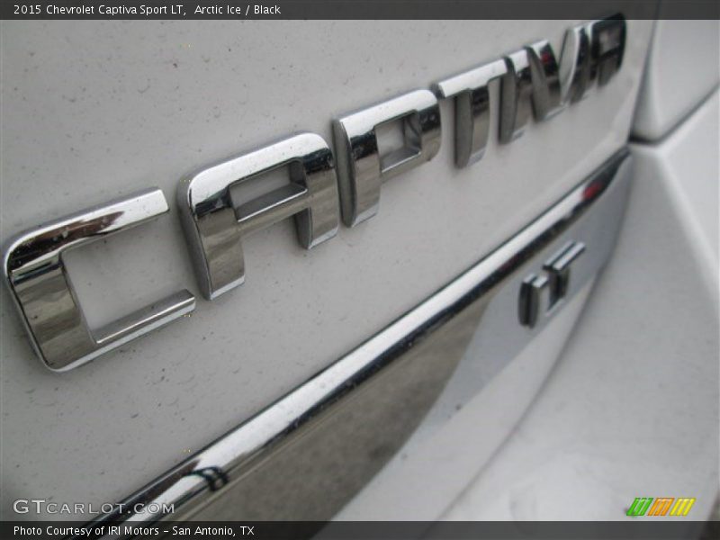 Arctic Ice / Black 2015 Chevrolet Captiva Sport LT