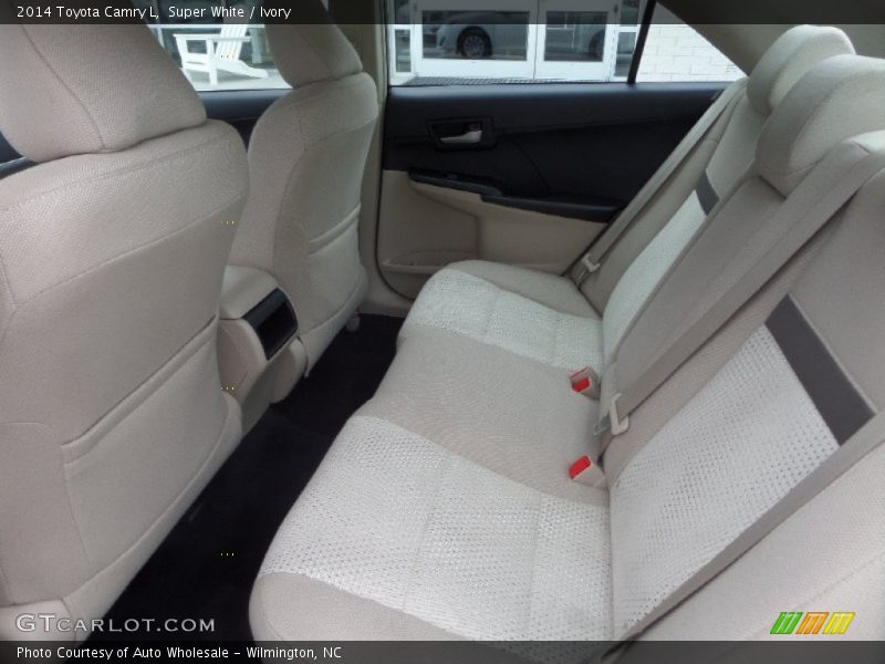 Super White / Ivory 2014 Toyota Camry L