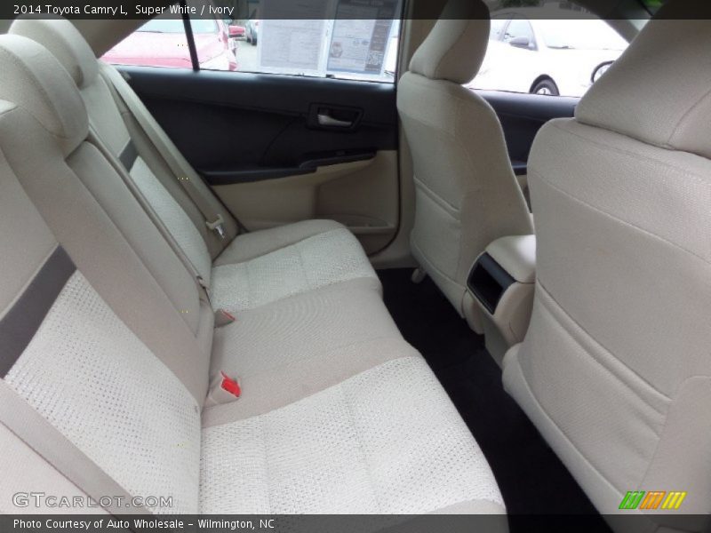 Super White / Ivory 2014 Toyota Camry L