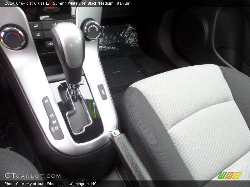 Summit White / Jet Black/Medium Titanium 2014 Chevrolet Cruze LS