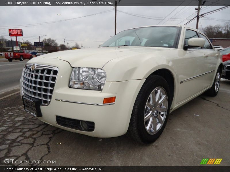 Cool Vanilla White / Dark Slate Gray 2008 Chrysler 300 Touring