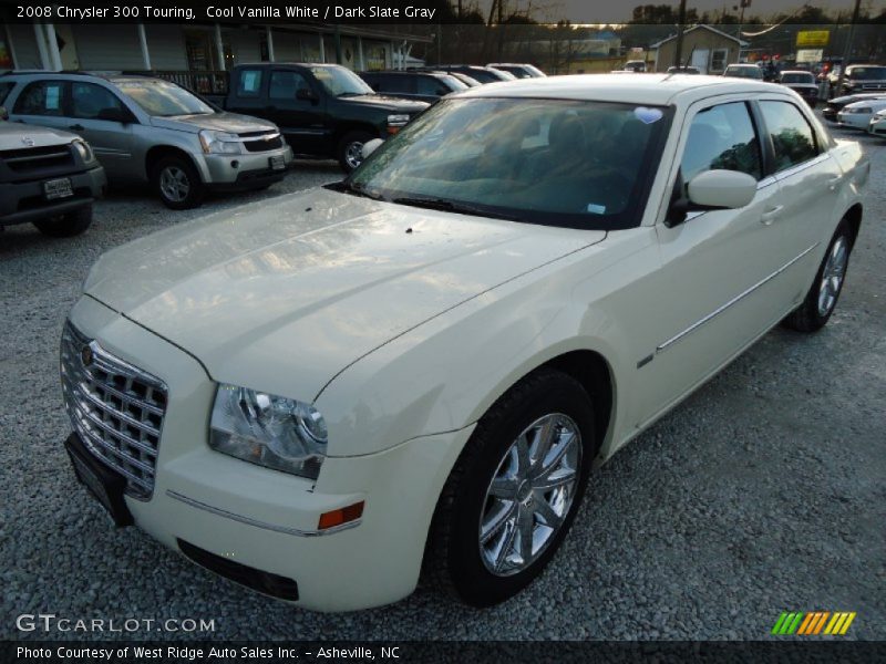 Cool Vanilla White / Dark Slate Gray 2008 Chrysler 300 Touring