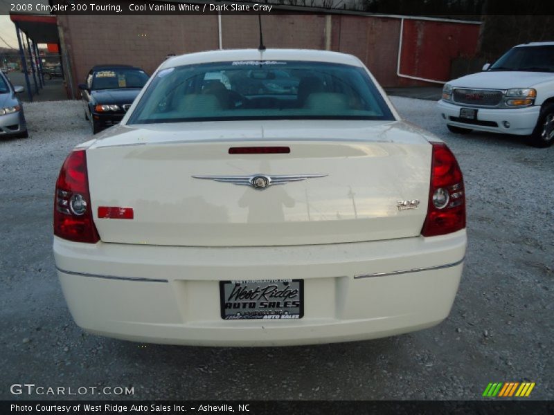 Cool Vanilla White / Dark Slate Gray 2008 Chrysler 300 Touring