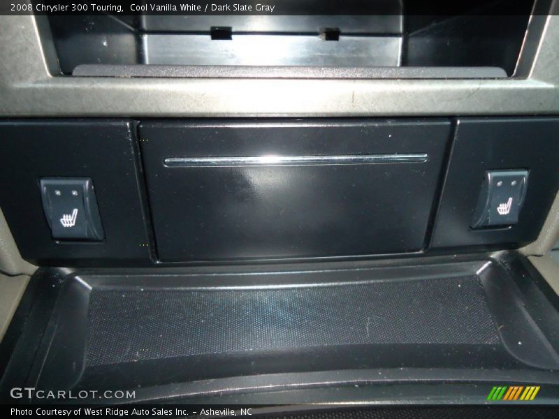 Cool Vanilla White / Dark Slate Gray 2008 Chrysler 300 Touring