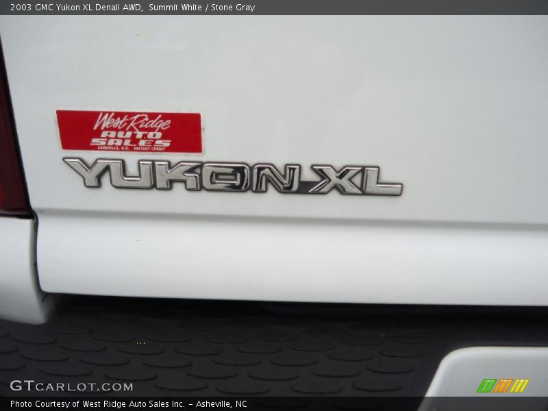 Summit White / Stone Gray 2003 GMC Yukon XL Denali AWD