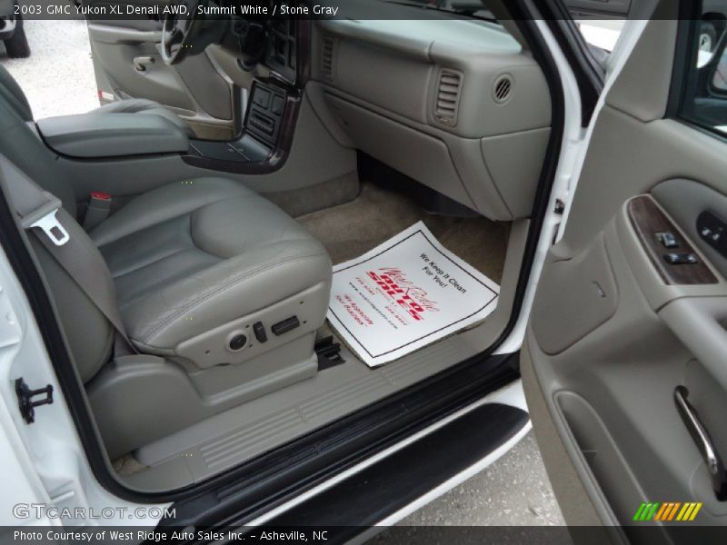 Summit White / Stone Gray 2003 GMC Yukon XL Denali AWD
