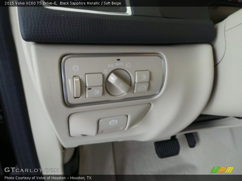 Black Sapphire Metallic / Soft Beige 2015 Volvo XC60 T5 Drive-E