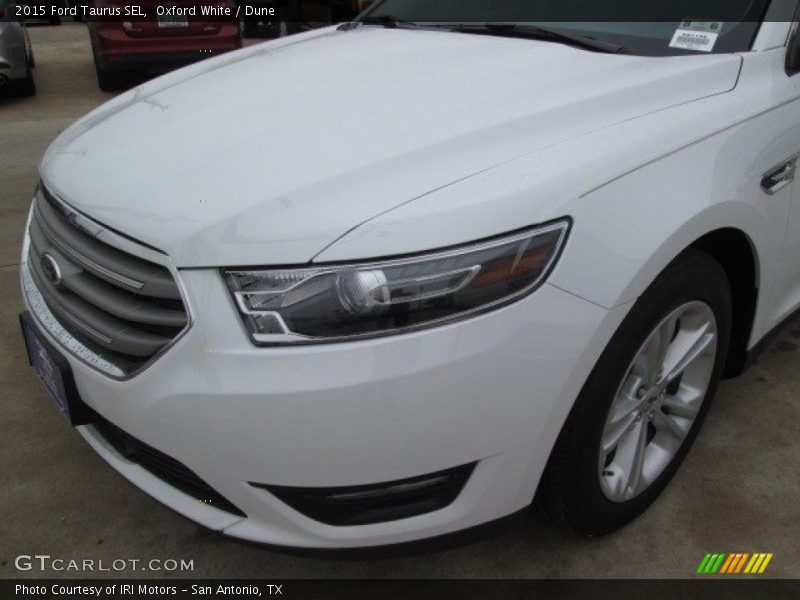  2015 Taurus SEL Oxford White