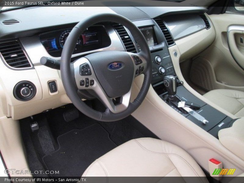 Oxford White / Dune 2015 Ford Taurus SEL