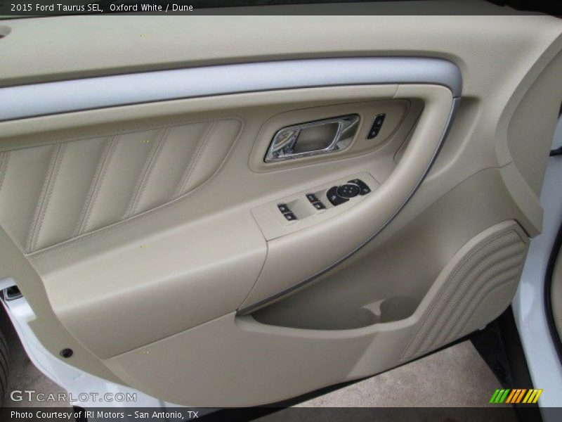 Oxford White / Dune 2015 Ford Taurus SEL