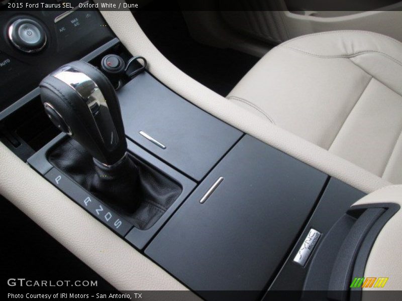 Oxford White / Dune 2015 Ford Taurus SEL