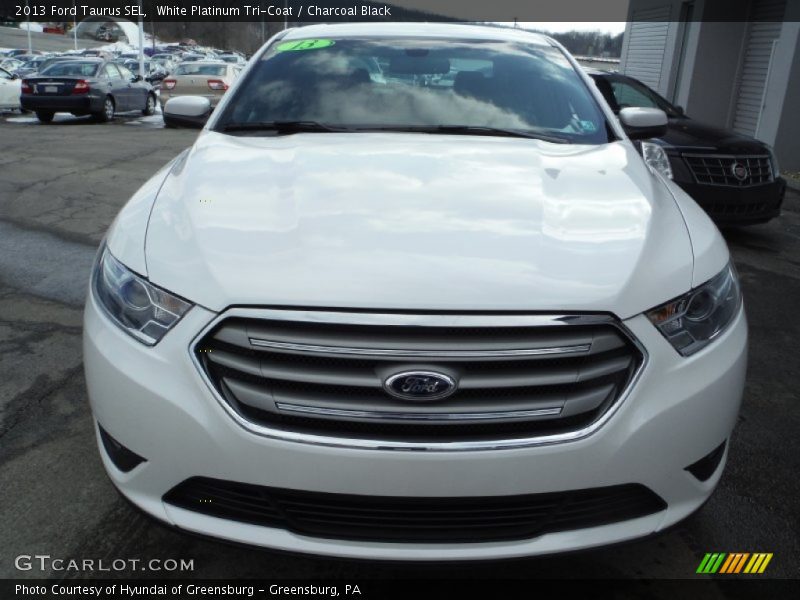 White Platinum Tri-Coat / Charcoal Black 2013 Ford Taurus SEL