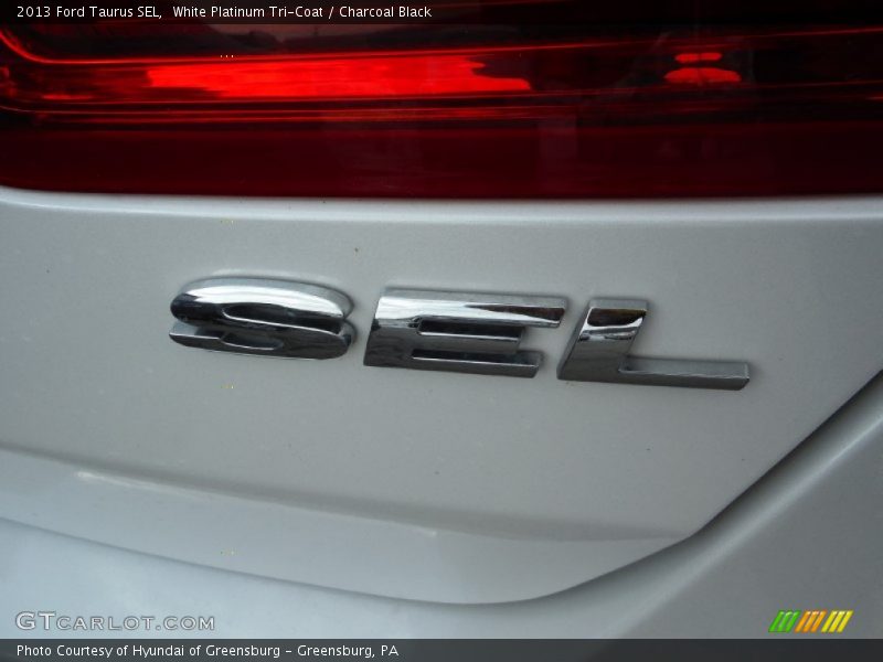 White Platinum Tri-Coat / Charcoal Black 2013 Ford Taurus SEL