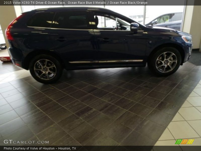 Ocean Race Blue II Metallic / Ocean Race Black/Orange 2015 Volvo XC60 T6 Drive-E Ocean Race