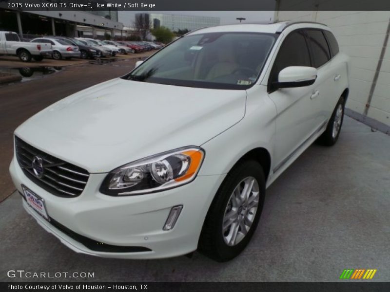 Ice White / Soft Beige 2015 Volvo XC60 T5 Drive-E