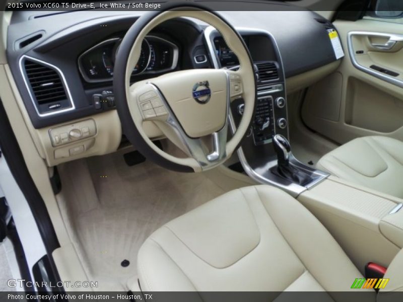 Ice White / Soft Beige 2015 Volvo XC60 T5 Drive-E