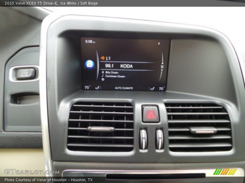 Ice White / Soft Beige 2015 Volvo XC60 T5 Drive-E