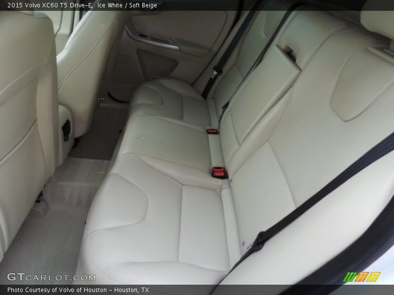 Ice White / Soft Beige 2015 Volvo XC60 T5 Drive-E