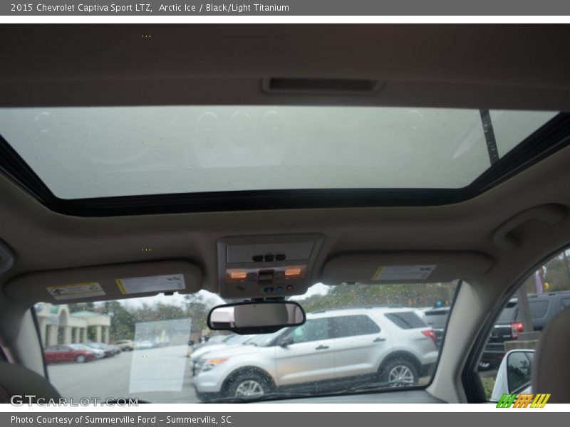 Arctic Ice / Black/Light Titanium 2015 Chevrolet Captiva Sport LTZ