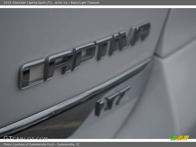 Arctic Ice / Black/Light Titanium 2015 Chevrolet Captiva Sport LTZ